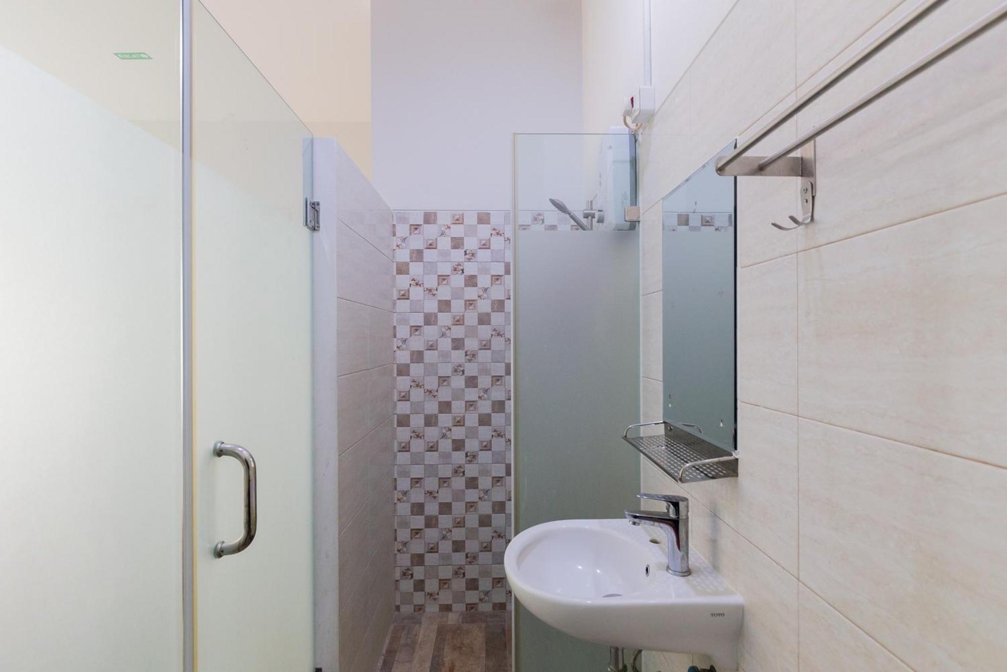 Reddoorz Plus Near Living Plaza Jababeka Ξενοδοχείο Cikarang Εξωτερικό φωτογραφία